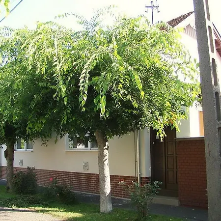 Casa de Férias Hajnal Apartman