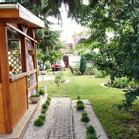 Casa de Férias Hajnal Apartman *