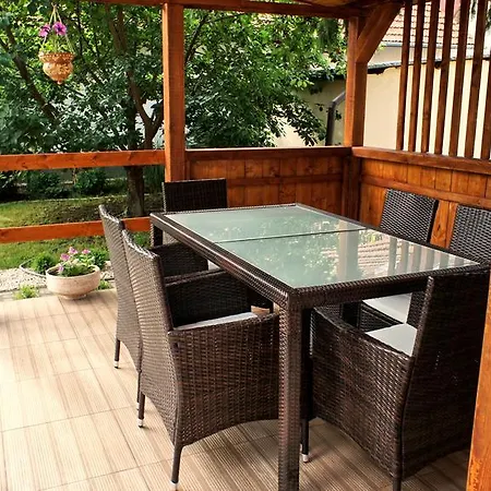 Casa de Férias Hajnal Apartman Gyula