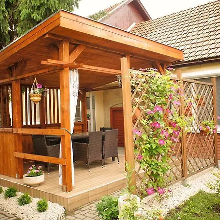 Casa de Férias Hajnal Apartman Gyula